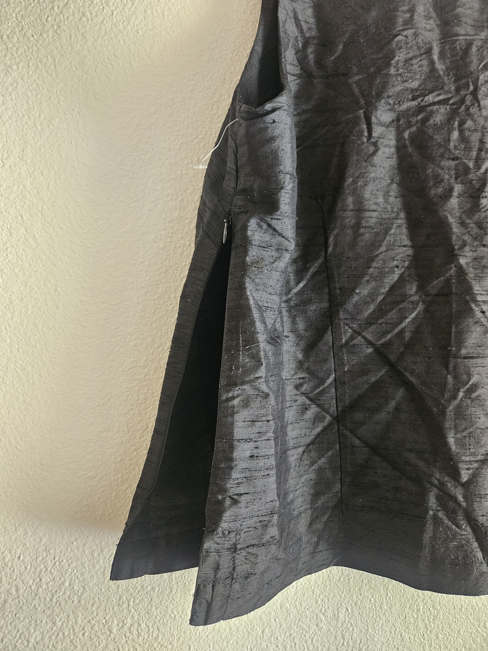 NWOT Chico's 100% Silk Black Sleeveless Scoop Neck Women's Top - Picture 4 of 8
